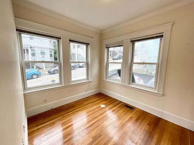 15 Sunset St