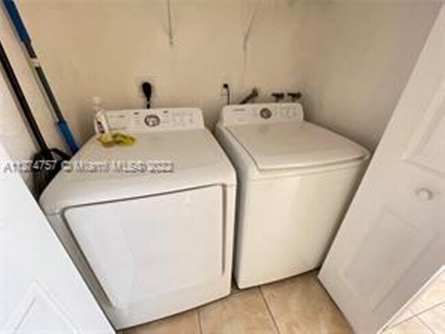 Photo - 15780 SW 40th St