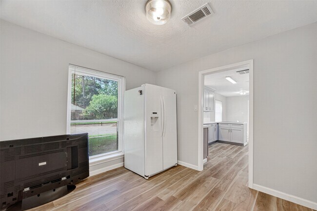 Photo - 25503 Foxbriar Ln