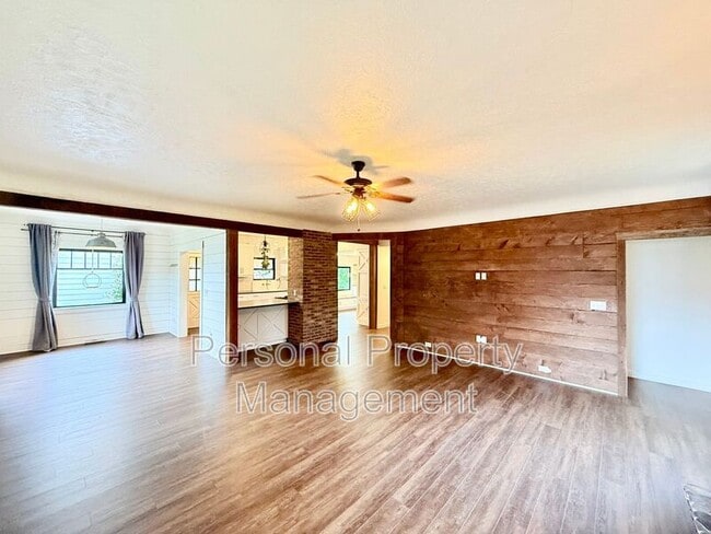 Photo - 2234 N L St