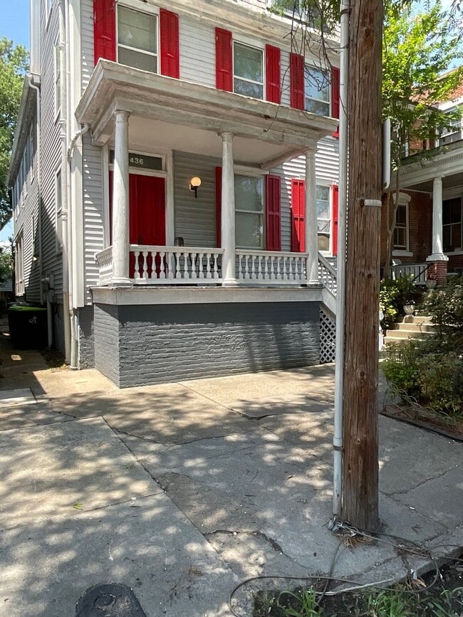 Building Photo - Adorable One Bedroom in Historic Downtown Portsmouth Unit 436 Court St Apt 4