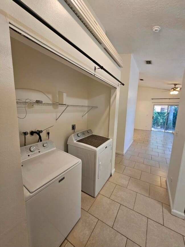 Photo - 3620 NW 91st Ave Unidad 1-4