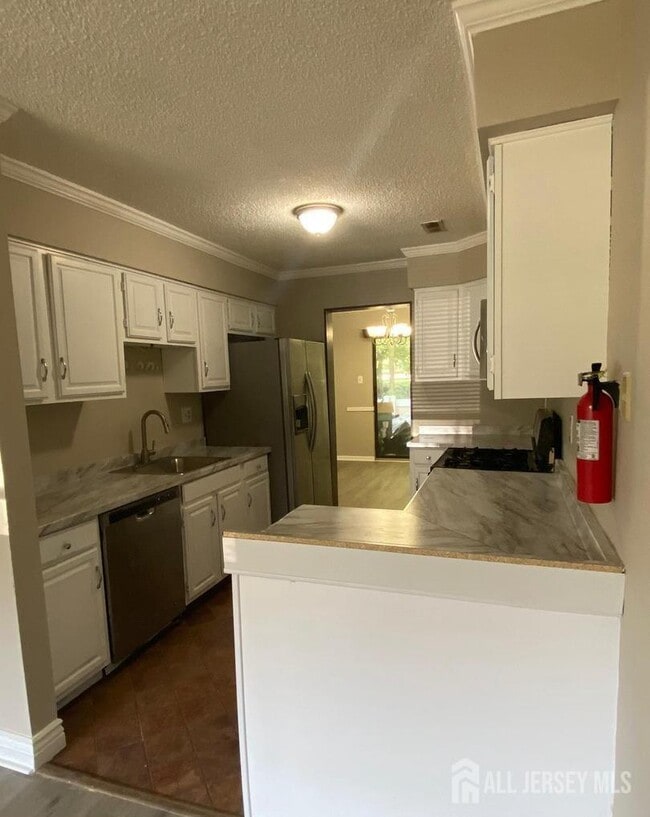 Photo - 254 Hampshire Dr