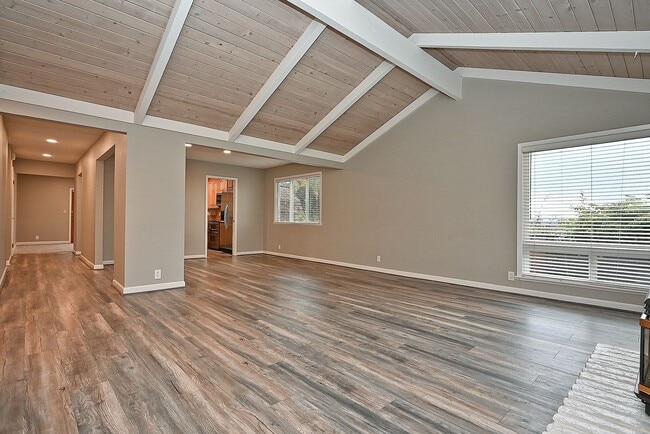 Photo - $3,950 -- STUNNING 4B/2BTH HOME IN BRIAR H...