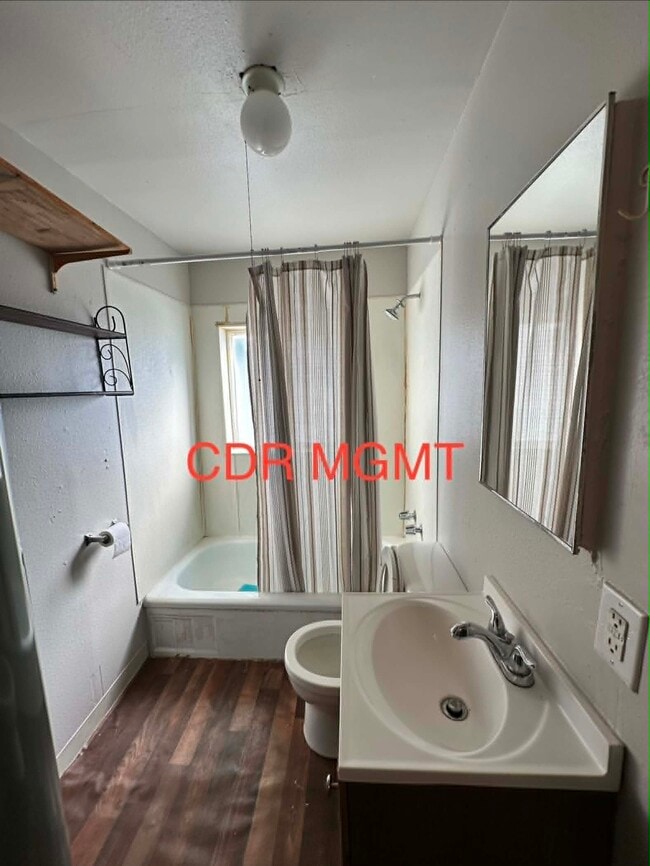 Photo - 551 1/2 4th Ave E