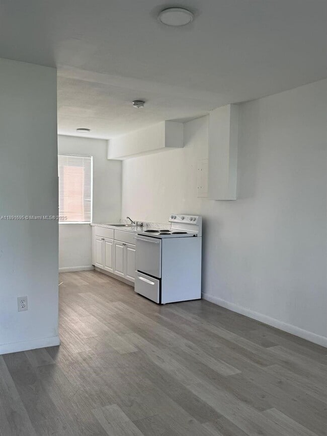 Building Photo - 660 NE 88th Terrace Unit 2