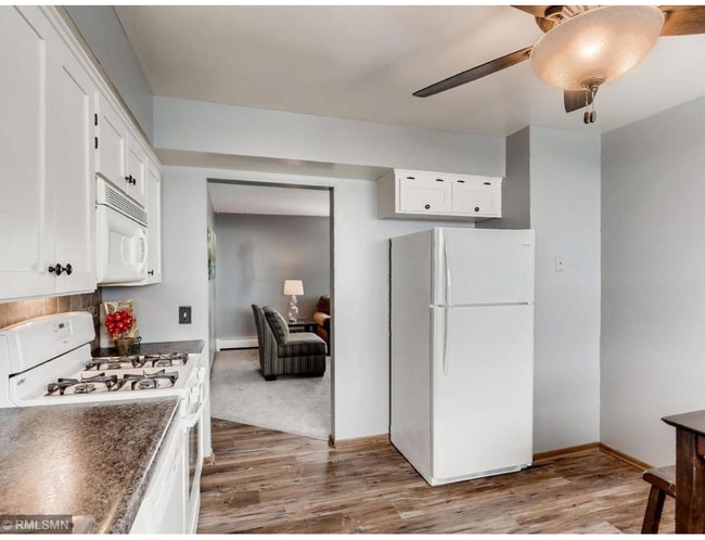 Photo - 136 7th Ave S