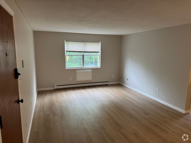 Building Photo - 100.5 Washington St Unit 8 Rental