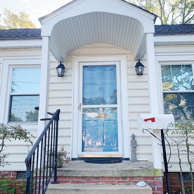 Photo - 309 S Meade St