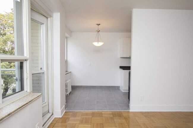 Photo - Biggin Court Apartments