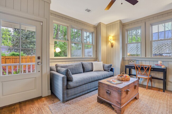 Photo - 1319 E 41st St