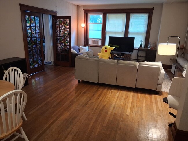 Building Photo - 10 Fairbanks St Unit 3-PERSONS-PRICE