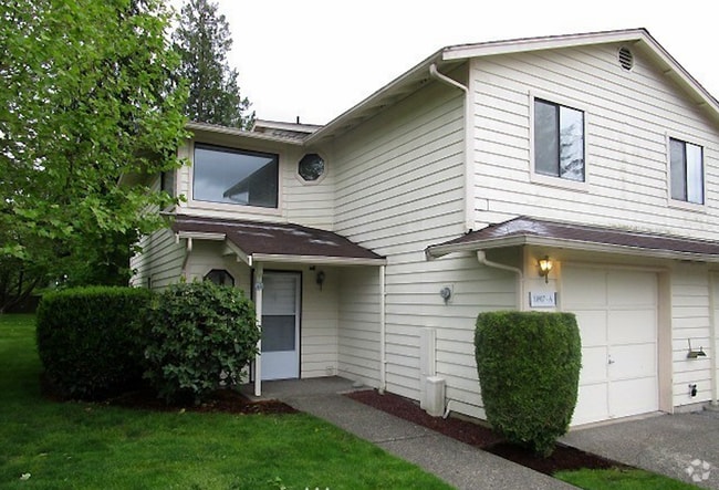 Building Photo - Kent Townhouse
