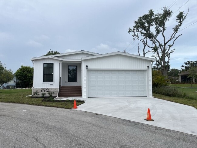 Photo - 201 Rotterdam Ave