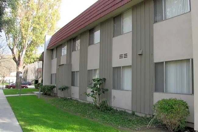 Waterman Apartments