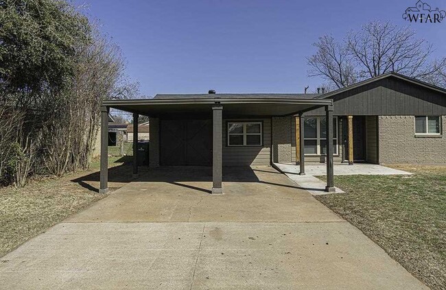 Photo - 1020 W Hwy St