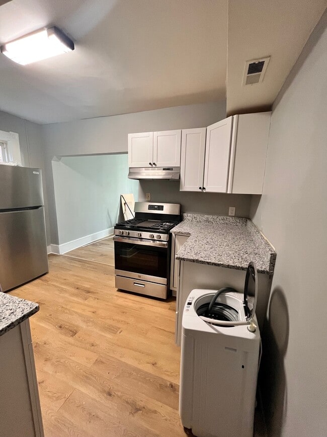 Photo - 619 N 32nd St Unit B