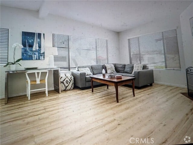 Building Photo - 325 10th Pl Rental