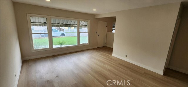 Photo - 3168 Sanchez St N