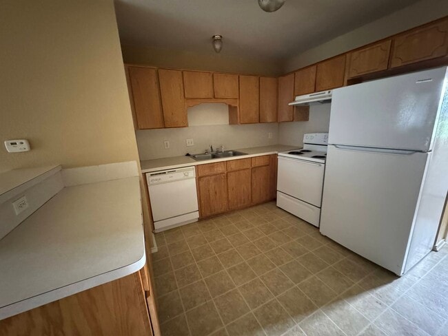 Photo - 2003 Monte Carlo Ln Unit Apt B