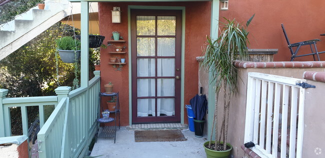 Front entrance to duplex - 929 Oneonta Dr Rental