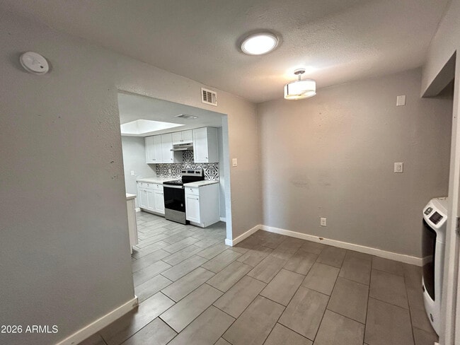 Photo - 9618 N 5th St Unidad 1