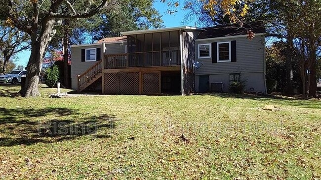 Photo - 900 Lynn Dale Ln