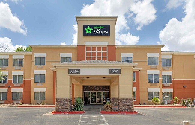 Furnished Studio-Austin - Downtown - Town Lake