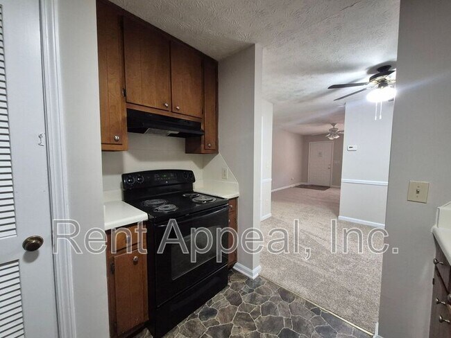 Photo - 408 Waterbury Dr