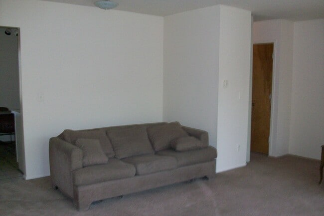 Photo - 815 S Main St