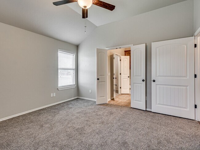 Building Photo - 8921 SW 55th St Unit B - The Turner Rental