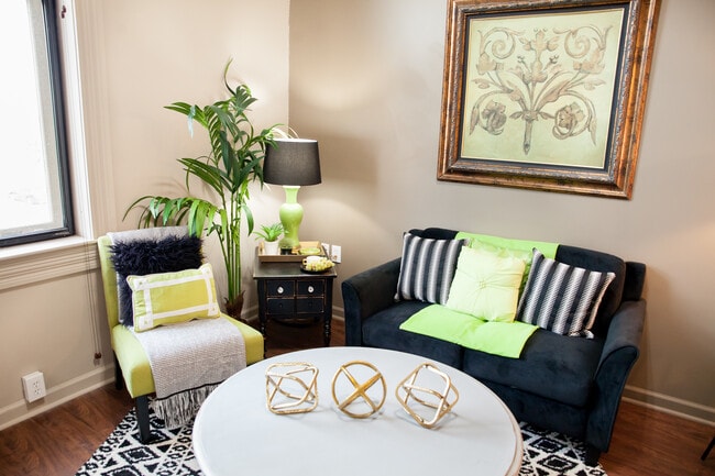Kelso Place Apartments