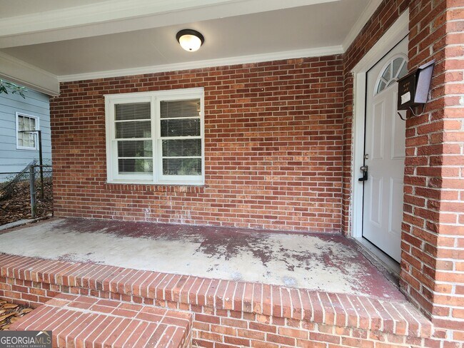 Photo - 2639 Willow St