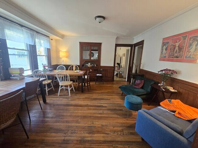 Building Photo - 138 Lake St Unit 138