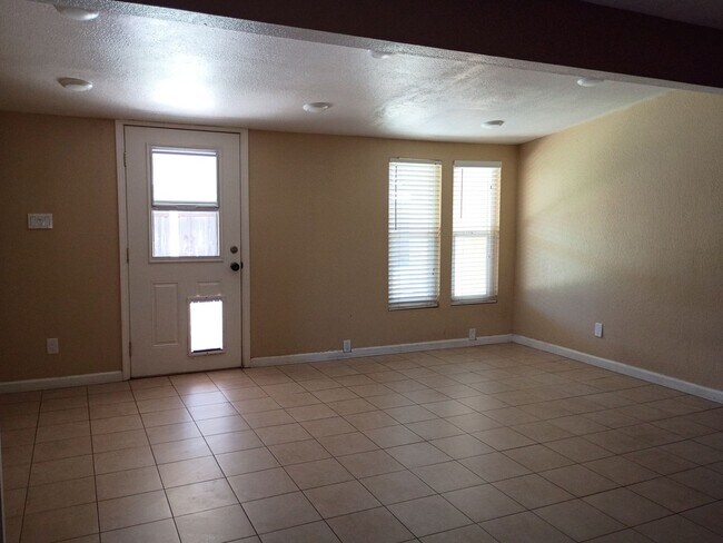 Photo - 1432 Jackellen Ln