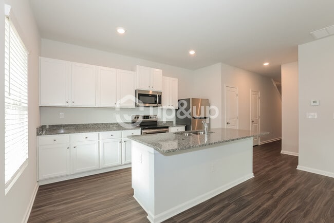Photo - Fantastic 4bd/2.5ba home! Let yourself in!