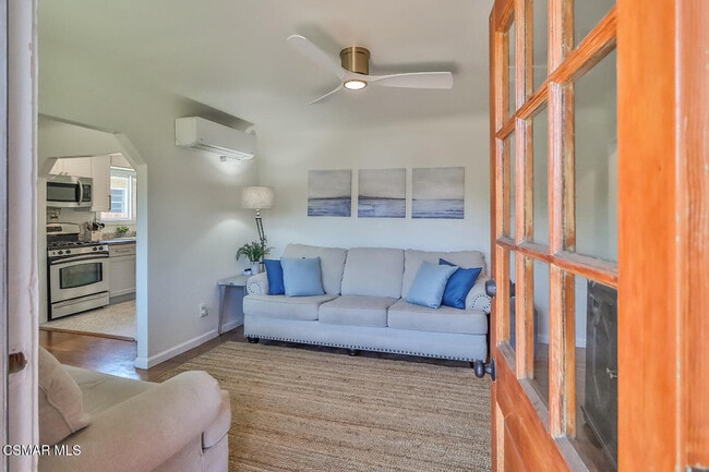 Photo - 59 E Lewis St