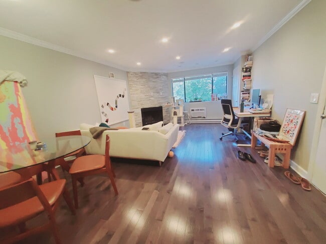 Photo - 24 Adams Ave Unidad F