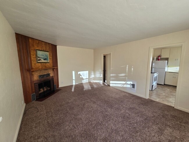 Photo - Cozy 2 bedroom Duplex Near Willamette U. Unidad 1515 Mill St.