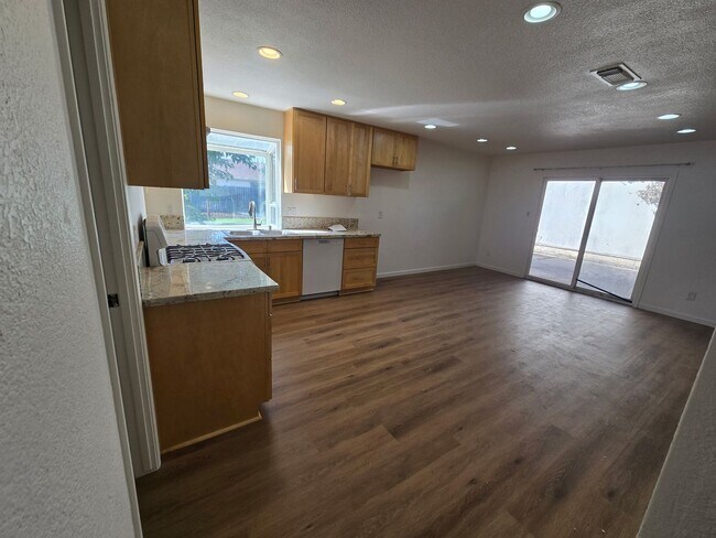 9412 Achates Cir