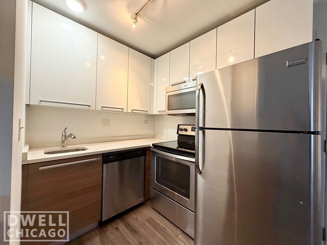 Photo - 901 W Carmen Ave