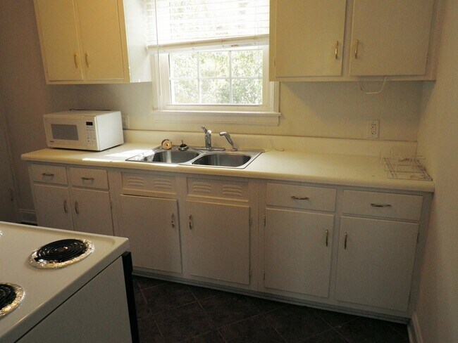 Photo - Selwyn Village