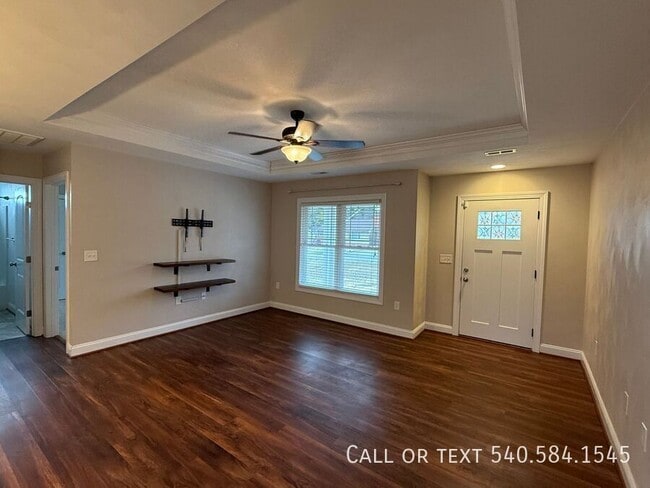 Photo - 839 Summerdean Ave NE