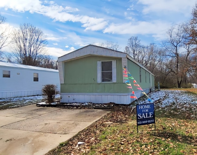 Photo - 77 Deerwood Park