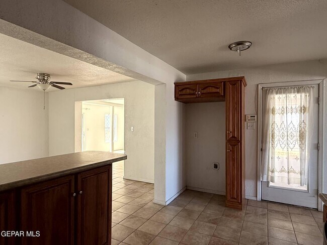 Photo - 2801 Hawick Rd