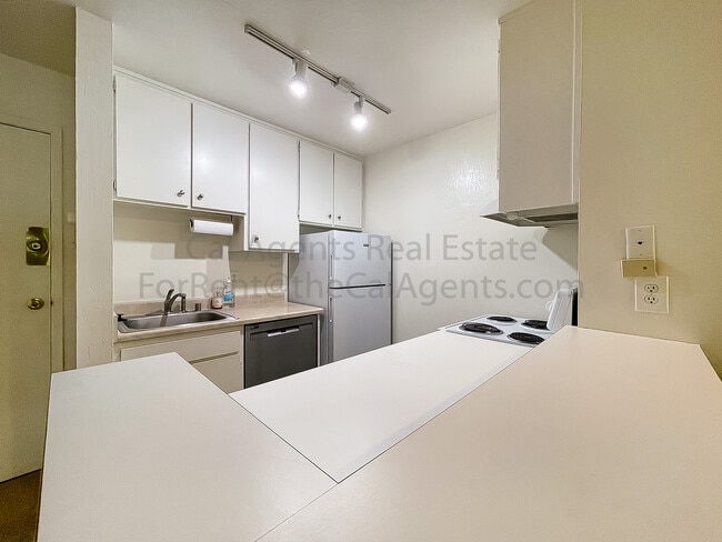 Photo - 250 Whitmore St