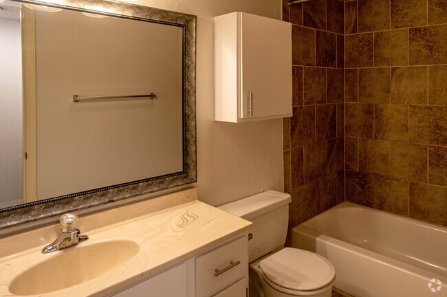 1BR, 1BA - 625SF