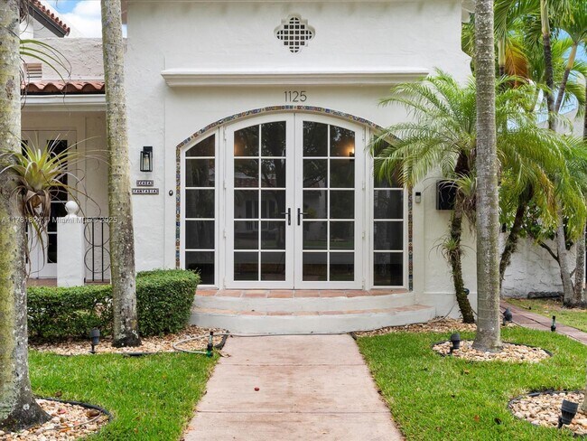 1125 Asturia Ave