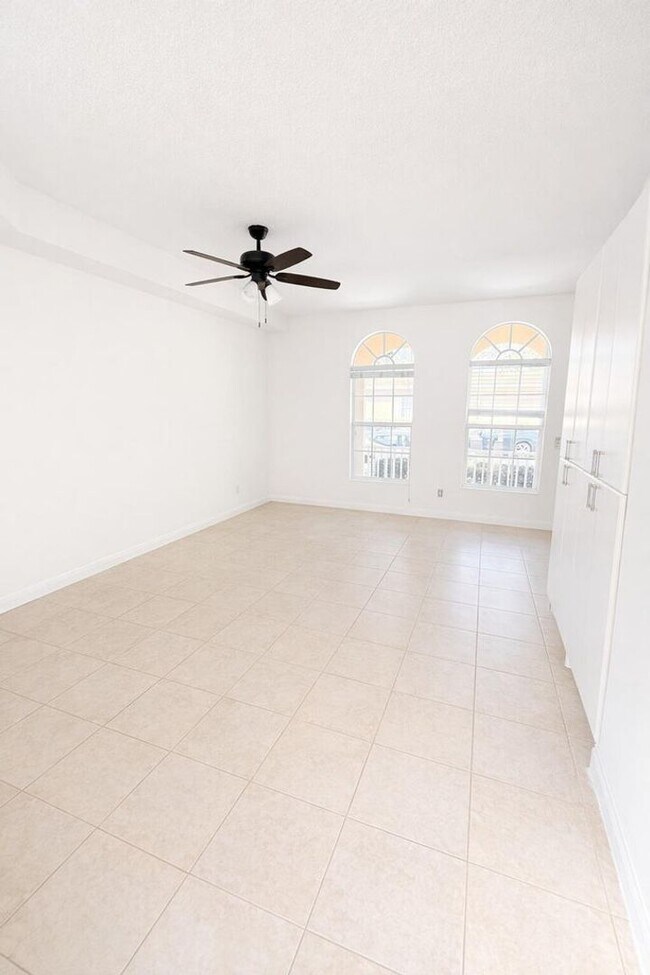 Photo - 181 Waterford Dr