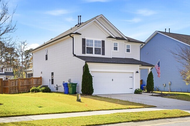 Photo - HOLIDAY INCENTIVES APPLY FOR THIS PROPERTY- AVAILABLE NOW! BEAUTIFUL 2 STORY HOME IN FUQUAY-VARINA